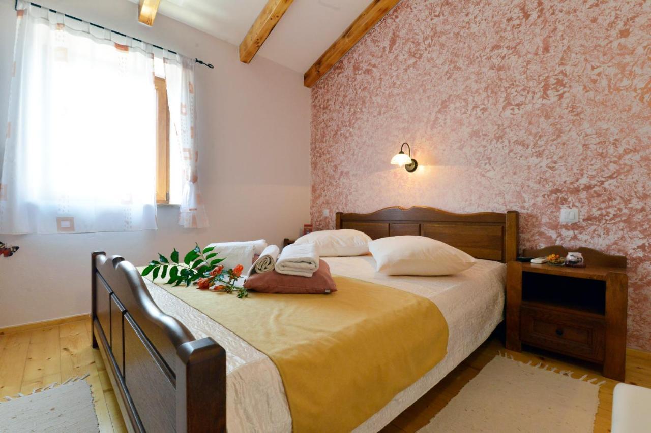 Bed And Breakfast Casa Rustica Vodnjan Bagian luar foto