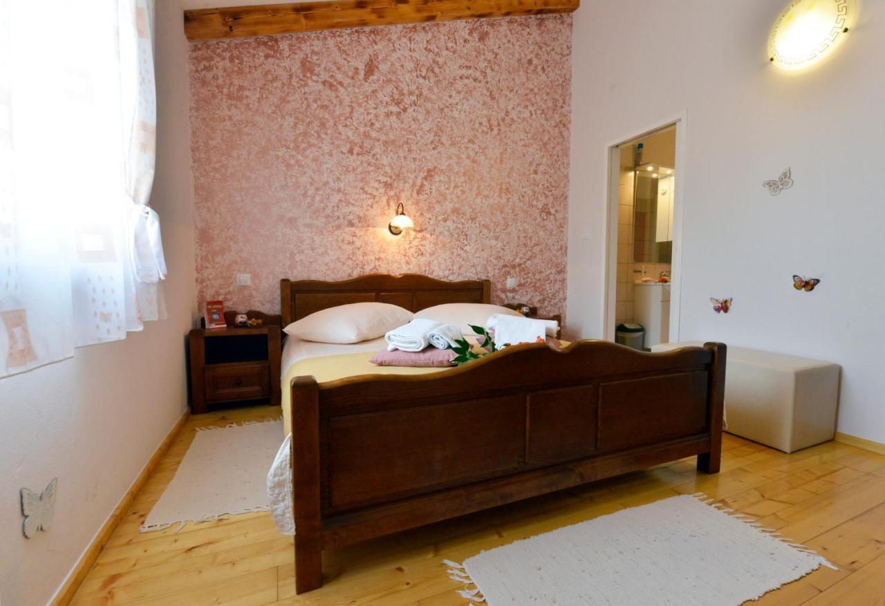 Bed And Breakfast Casa Rustica Vodnjan Bagian luar foto